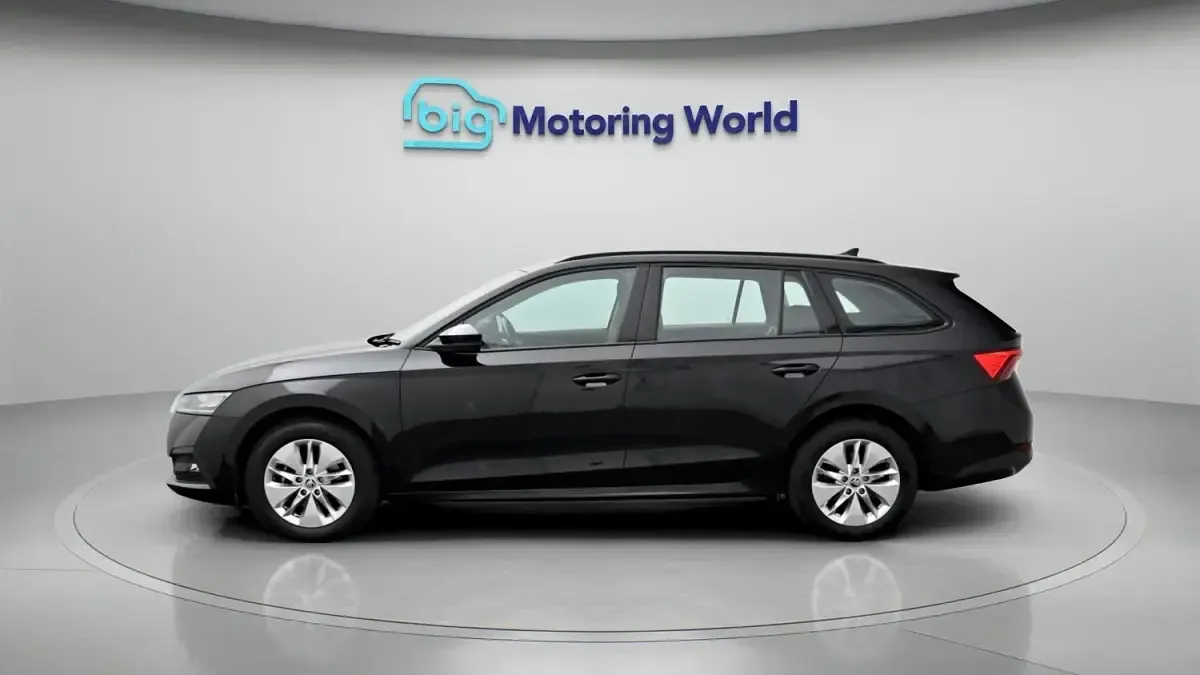 Used Skoda Octavia SE Technology 114 HP (83 kW) 2022 Black Estate