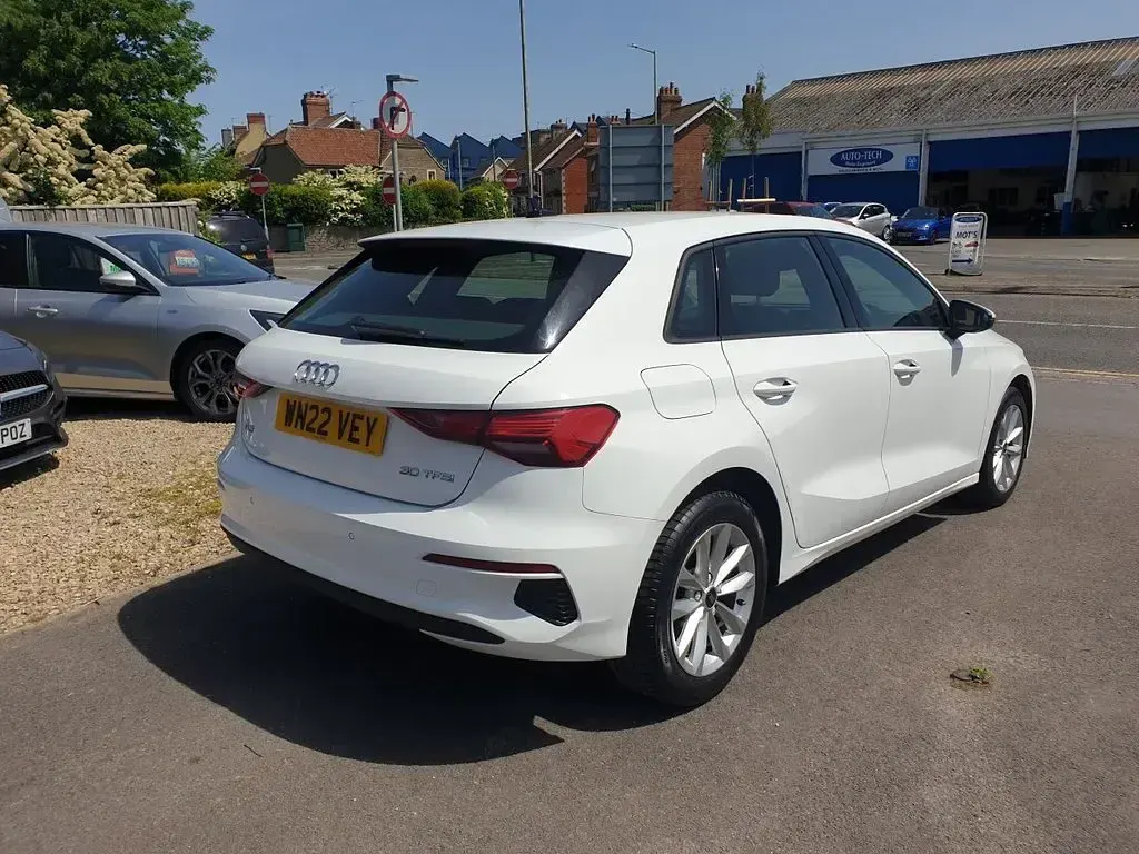 Used Audi A3 Business 110 HP (80 kW) 2022 White Sedan