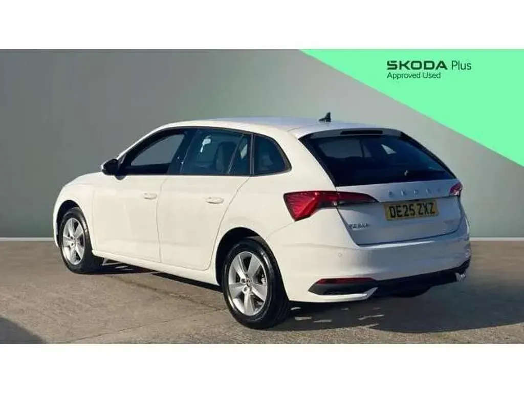 Used Skoda Scala SE 95 HP (69 kW) 2025 White Hatchback