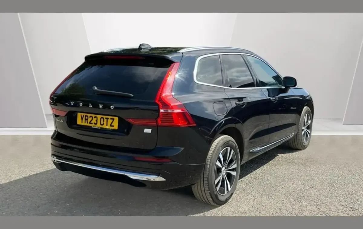 Used Volvo XC60 Core 350 HP (257 kW) 2023 Black SUV
