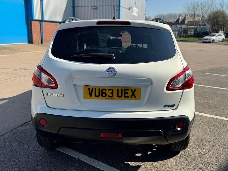 Used Nissan Qashqai 360º 2013 White SUV