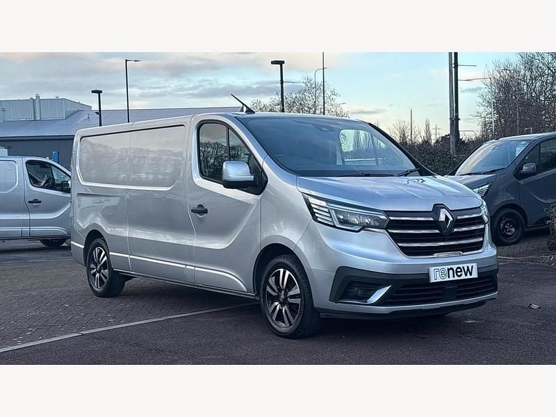 Grey Used 2023 Renault Trafic MPV | £19,990 (Super price) - Image 1/1