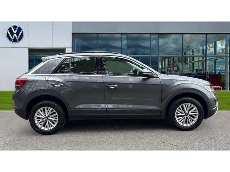Used VW T-Roc Life 150 HP (110 kW) 2024 Indium grey metallic SUV