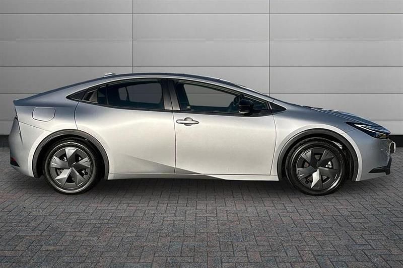 Used Toyota Prius Design 223 HP (164 kW) 2025 Silver Hatchback