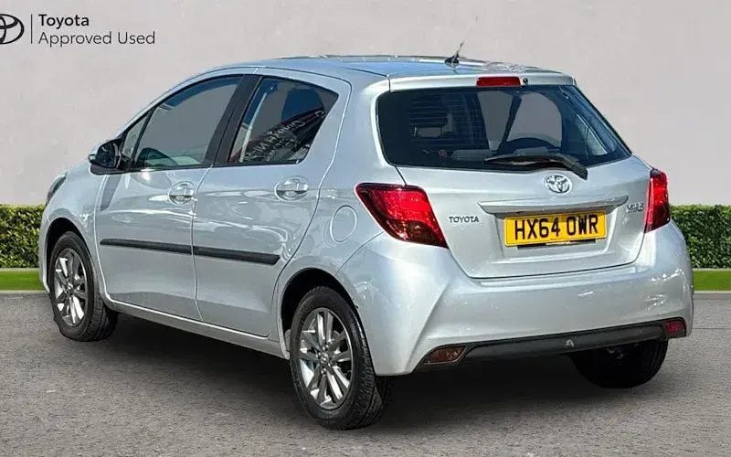 Used Toyota Yaris 99 HP (72 kW) 2016 Hatchback