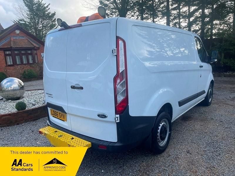 Usado Ford Transit Custom 130 HP (95 kW) 2016 Branco Van