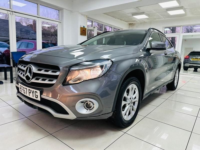 Usado Mercedes GLA200 SE 2017 Cinzento SUV