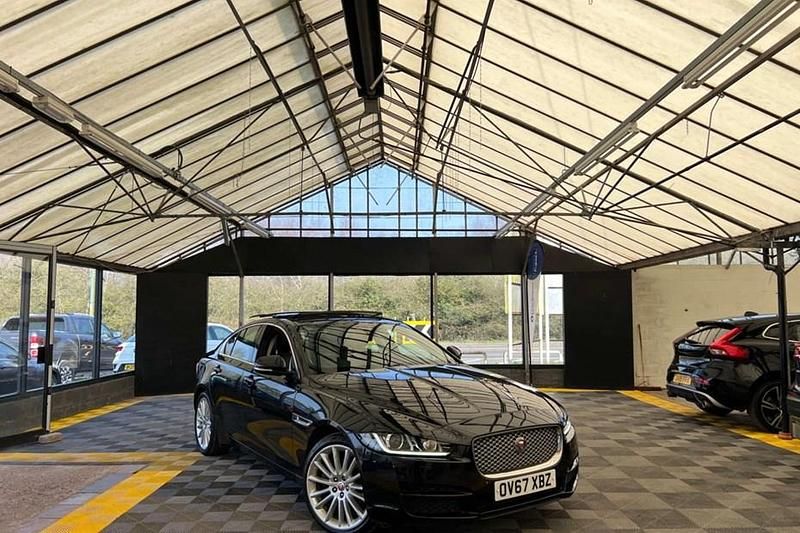 Used Jaguar XE Portfolio 240 HP (176 kW) 2017 Black Sedan