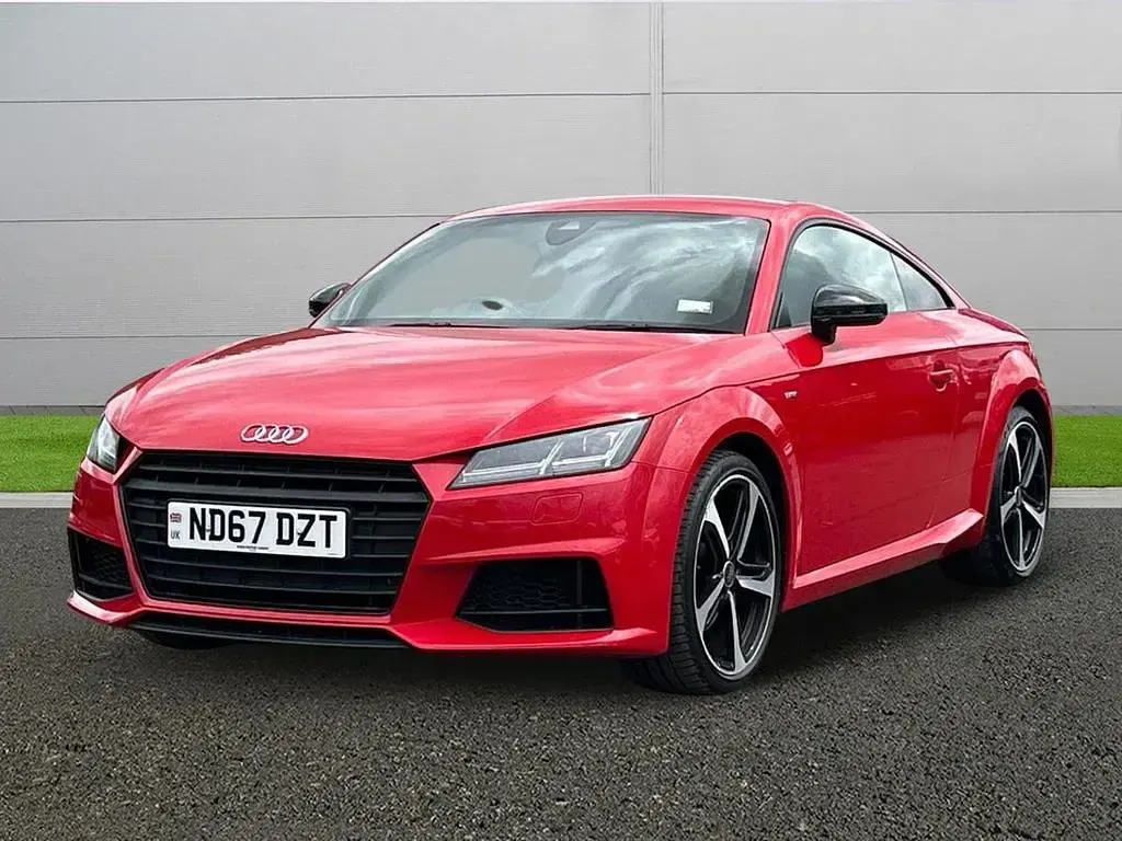 Used Audi TT Design 230 HP (169 kW) 2017 Red Coupe