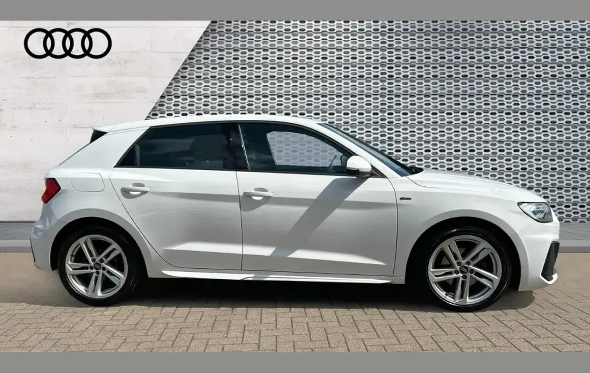 Used Audi A1 S-Line 110 HP (80 kW) 2023 White SUV