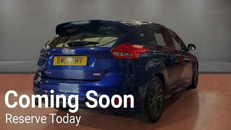 Used Ford Focus ST-Line 125 HP (91 kW) 2017 Blue Hatchback