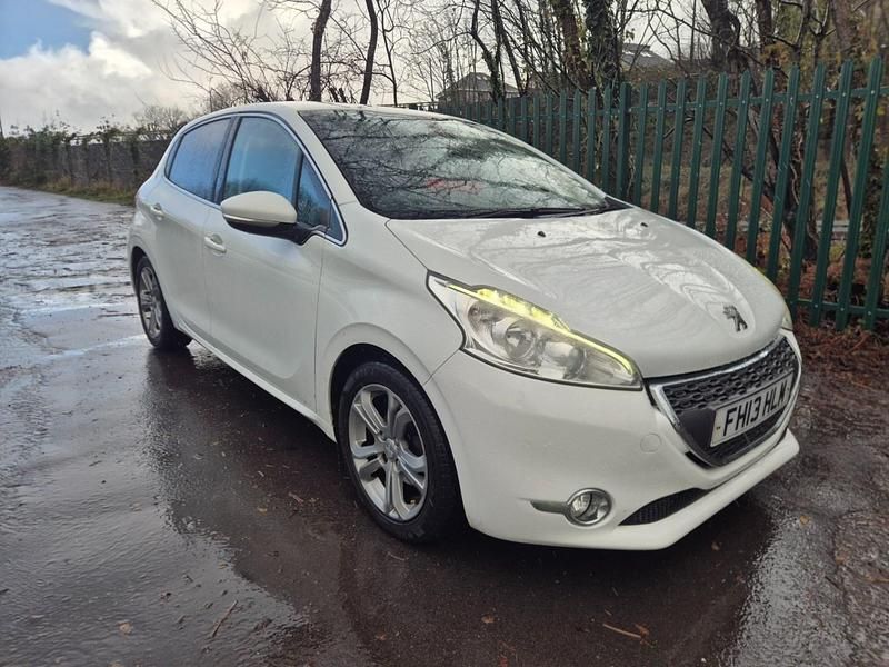 White Used 2013 Peugeot 208 Allure Hatchback | £2,495 (Fair price) - Image 1/4