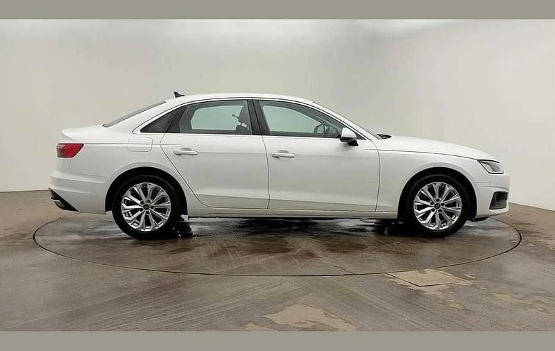 Used Audi A4 Comfort 147 HP (108 kW) 2023 White Sedan