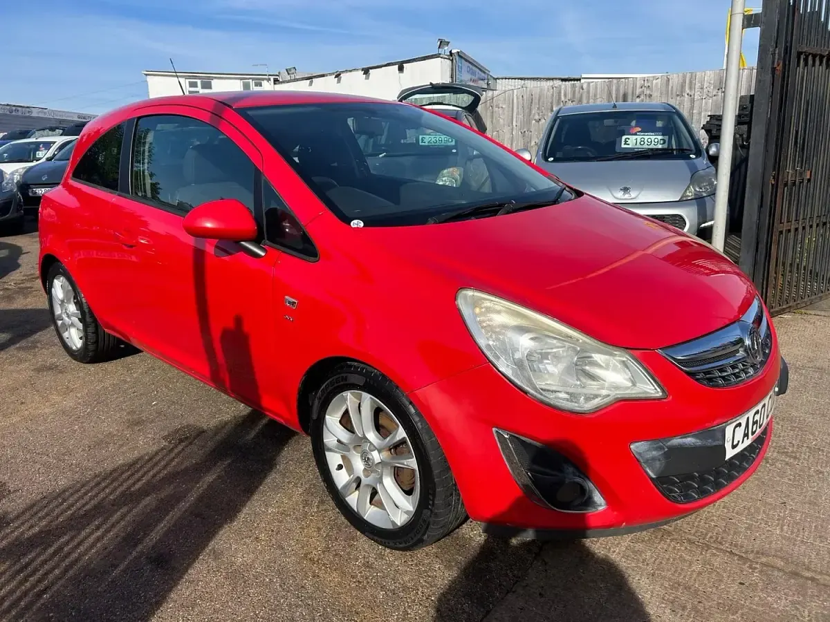 Used Vauxhall Corsa 100 HP (73 kW) 2011 Red Hatchback