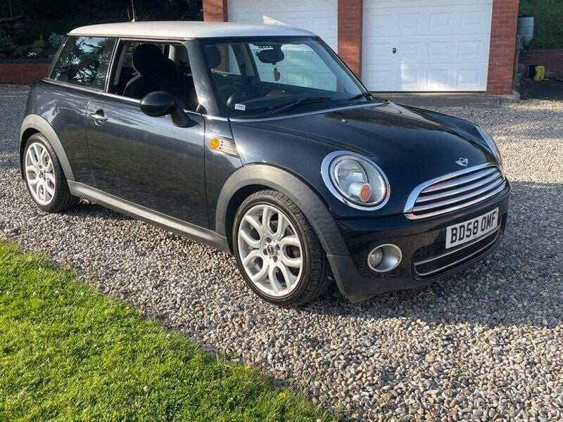 Black Used 2009 Mini Cooper D Hatch Hatchback | £1,995 (Fair price) - Image 1/4