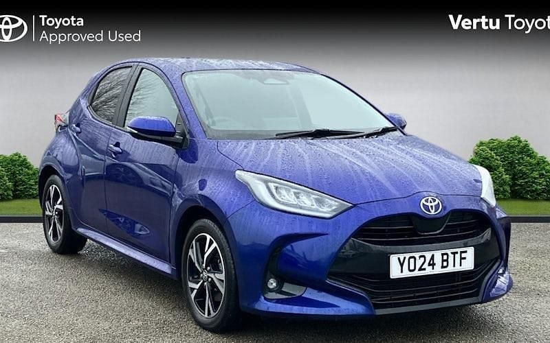 Used 2026 Toyota Yaris Hybrid Design Hatchback | £19,014 (Good price) - Image 1/4