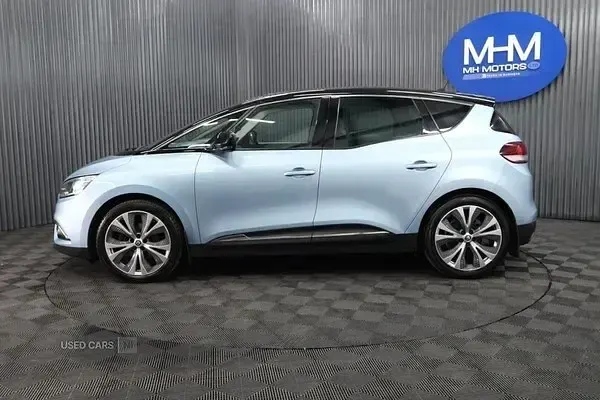 Usado Renault Scénic IV Dynamique 110 HP (80 kW) 2017 Azul Monovolume