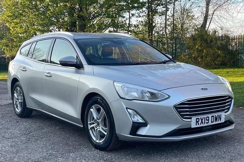 Usado Ford Focus Zetec 95 HP (69 kW) 2019 Prateado Carrinha