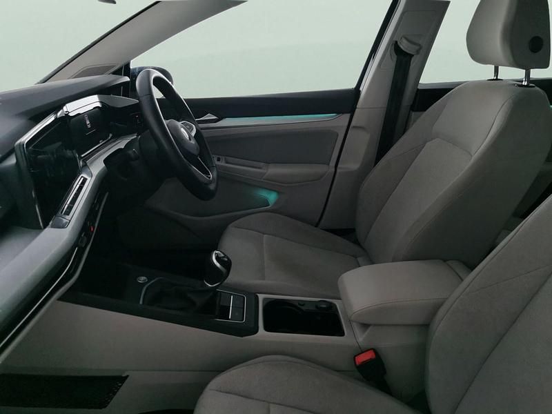 Used VW Golf VIII Life 130 HP (95 kW) 2022 Blue Hatchback