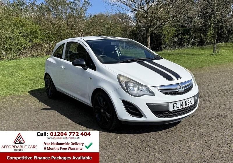 Used Vauxhall Corsa 85 HP (62 kW) 2014 White Hatchback