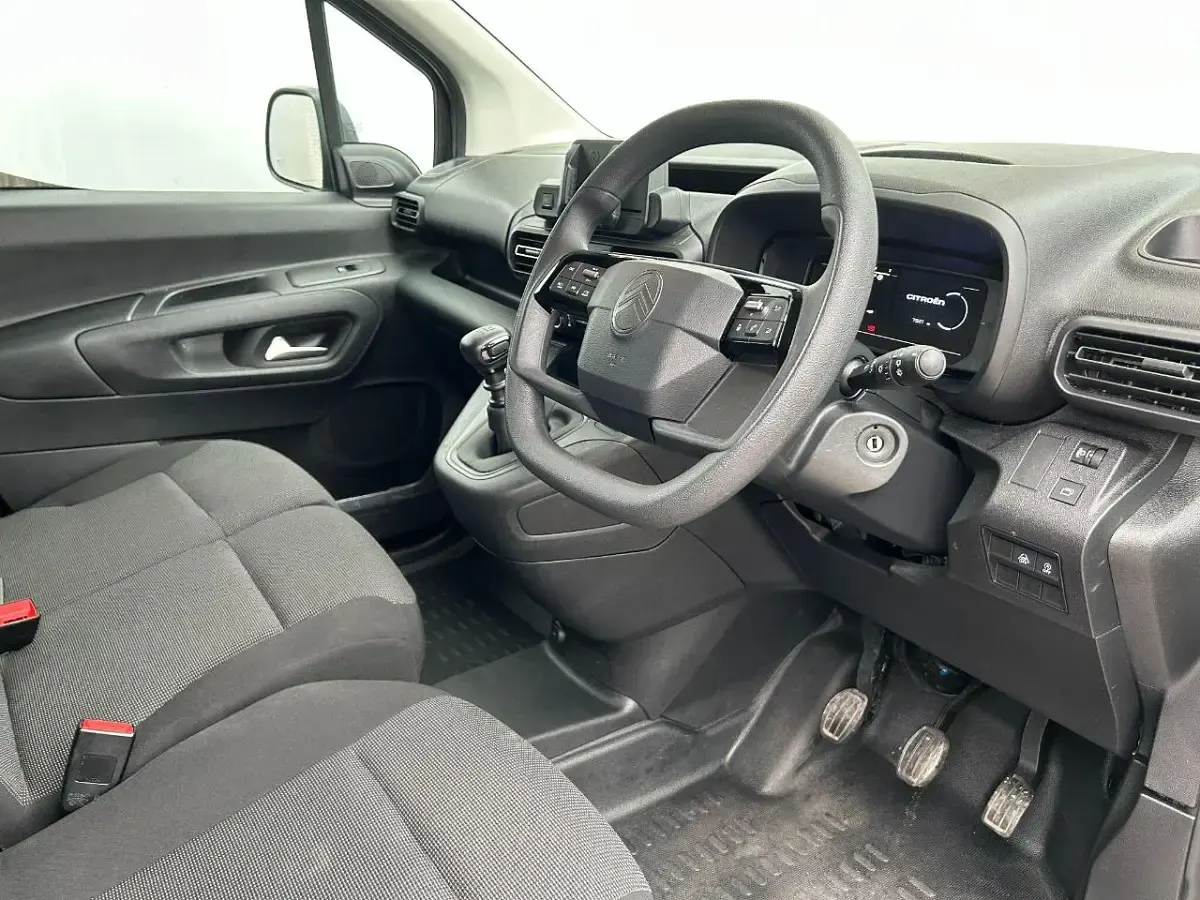 Used Citroën Berlingo 101 HP (74 kW) 2025 Grey MPV