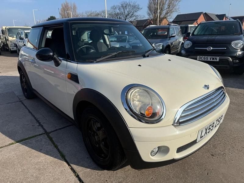 Used Mini Cooper Hatch 2009 White Hatchback