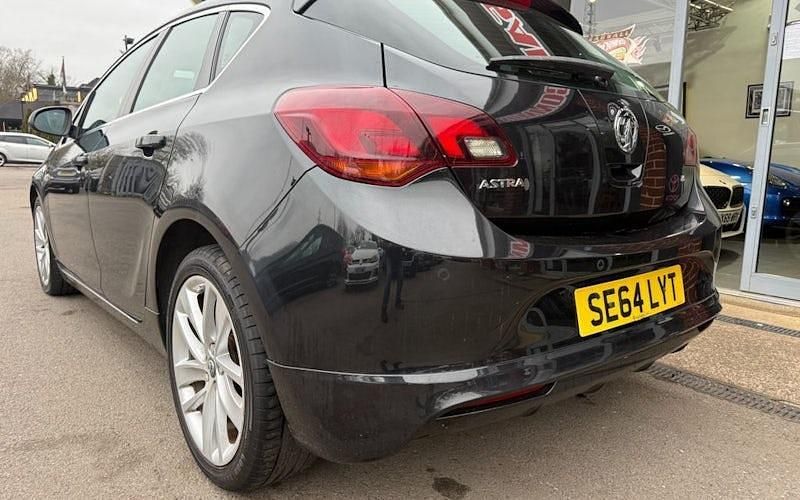 Used Vauxhall Astra 116 HP (85 kW) 2015 Black Hatchback