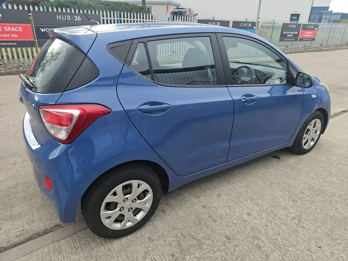 Used Hyundai i10 SE 66 HP (48 kW) 2016 Blue Hatchback