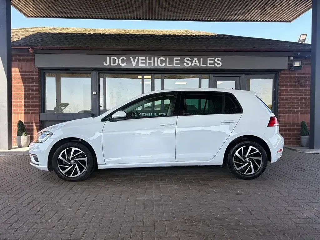 Used VW Golf VII Edition 115 HP (84 kW) 2019 White Hatchback