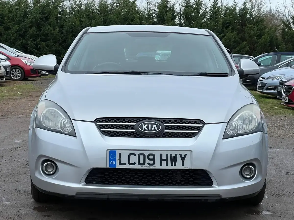 Used Kia ProCeed 89 HP (65 kW) 2009 Silver Hatchback