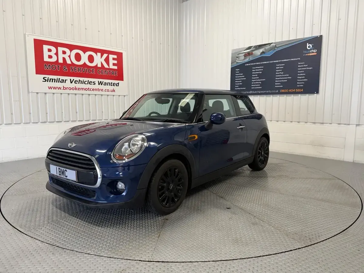 Used Mini Cooper Hatch 136 HP (100 kW) 2018 Blue Hatchback