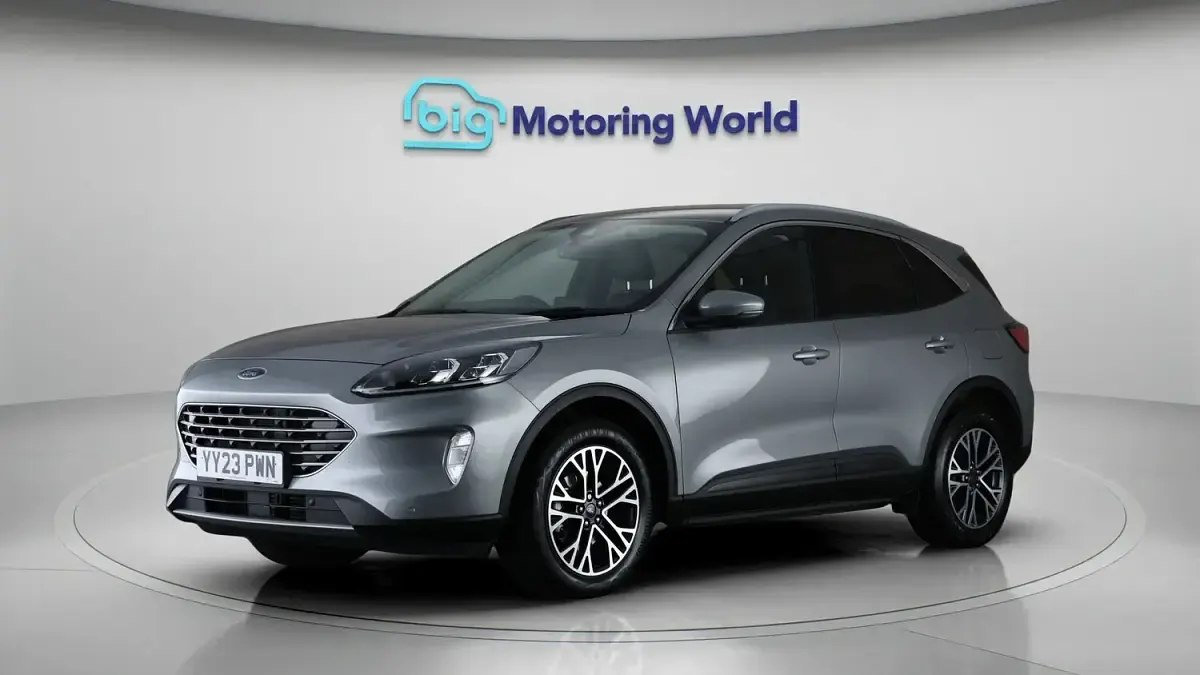 Used Ford Kuga Titanium 150 HP (110 kW) 2023 Silver SUV