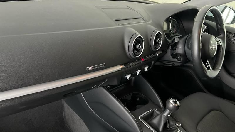 Used Audi A3 Comfort 116 HP (85 kW) 2019 Silver Sedan