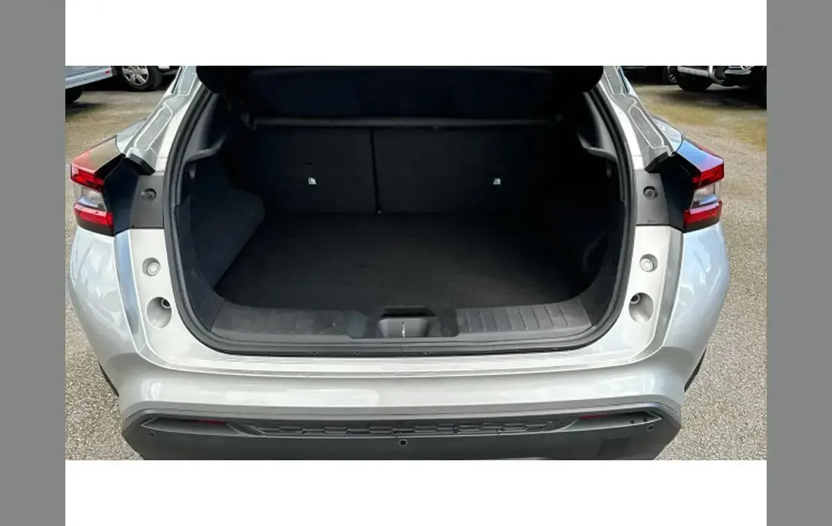 Used Nissan Juke Tekna 143 HP (105 kW) 2025 Silver SUV