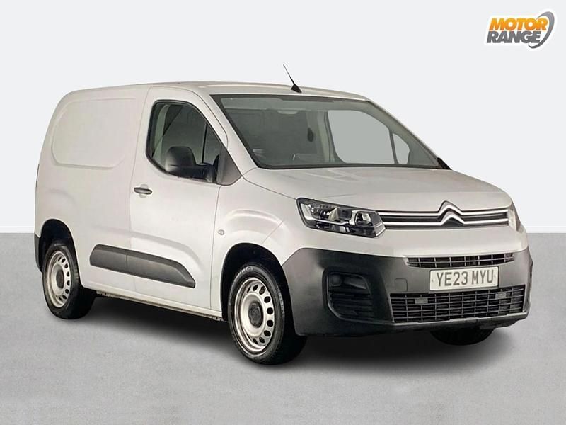 White Used 2023 Citroën Berlingo MPV | £11,295 (Fair price) - Image 1/4