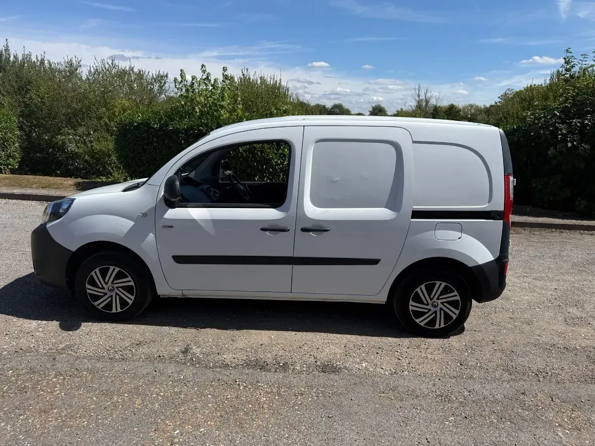 Used Renault Kangoo Business 44 kW (60 HP) 2021 White MPV