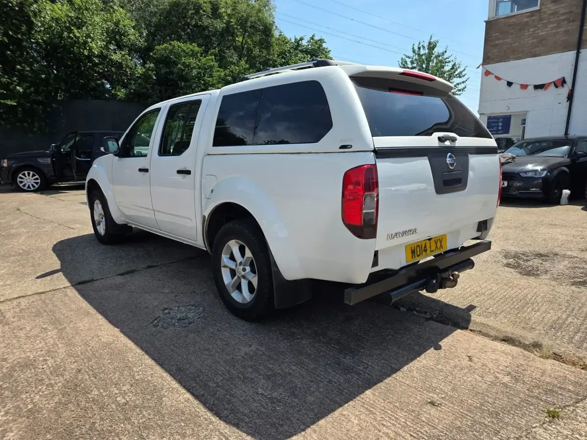 Used Nissan Navara Visia 2014 White Pickup