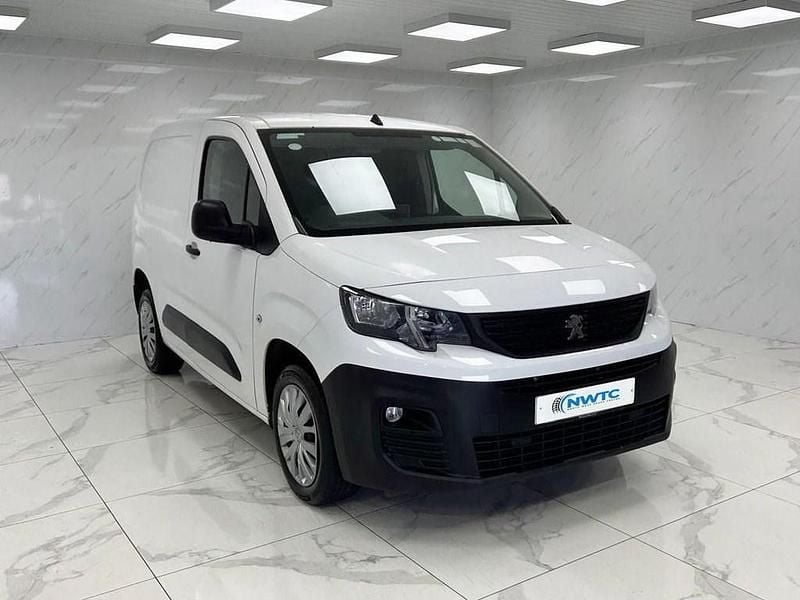Used Peugeot Partner 2019 White MPV