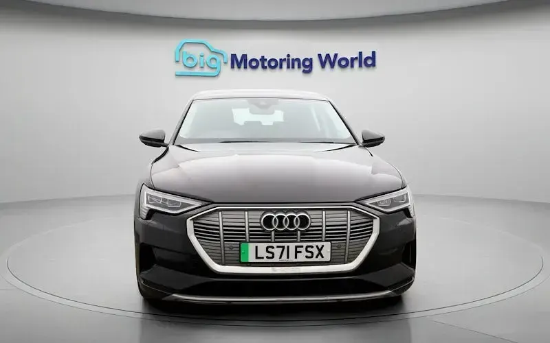 Usado Audi e-tron 230 kW (313 HP) 2021 Preto SUV