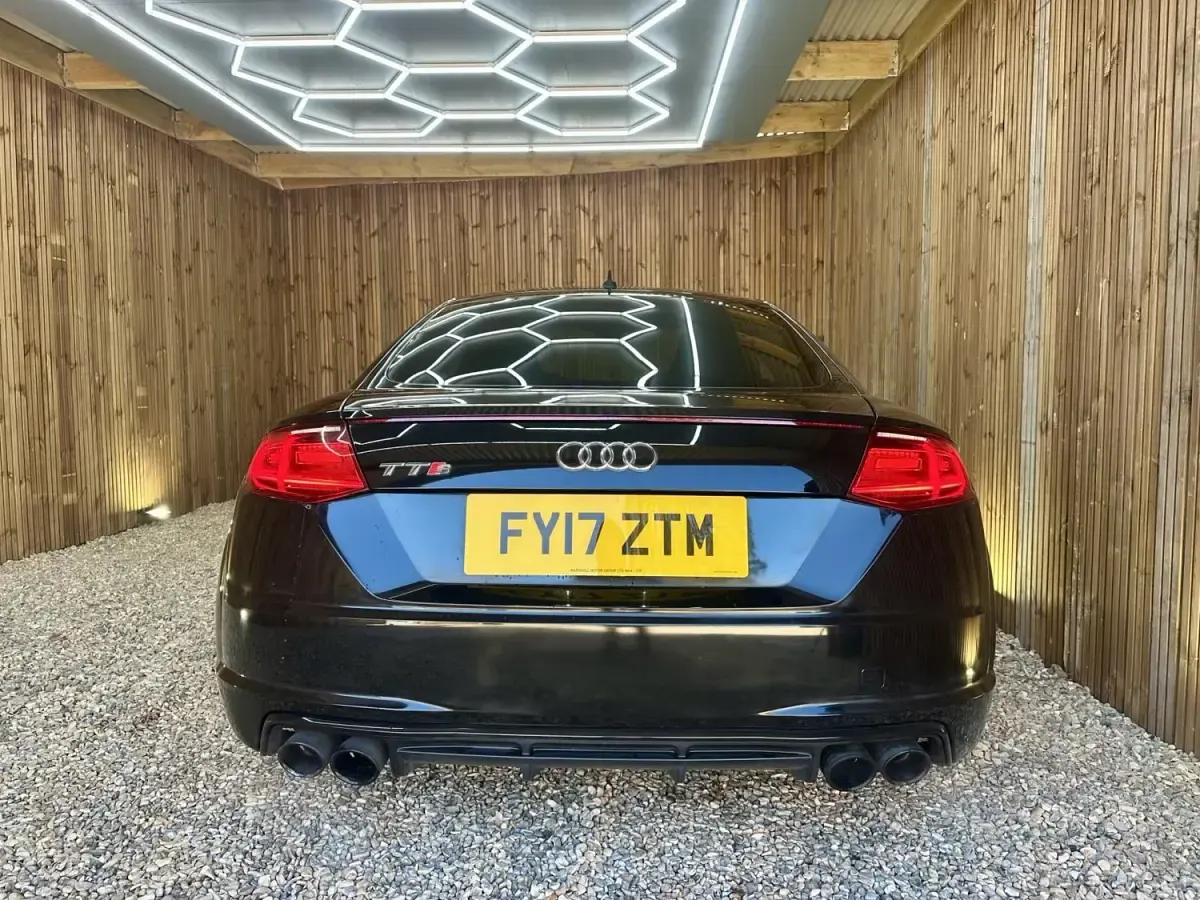 Usado Audi TTS Black Edition 310 CV (228 kW) 2017 Negro Coupe