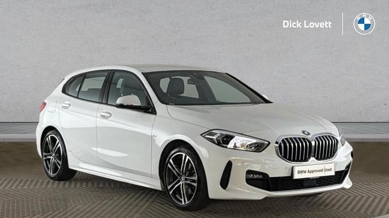 Used BMW 118 M Sport 134 HP (98 kW) 2022 White Hatchback