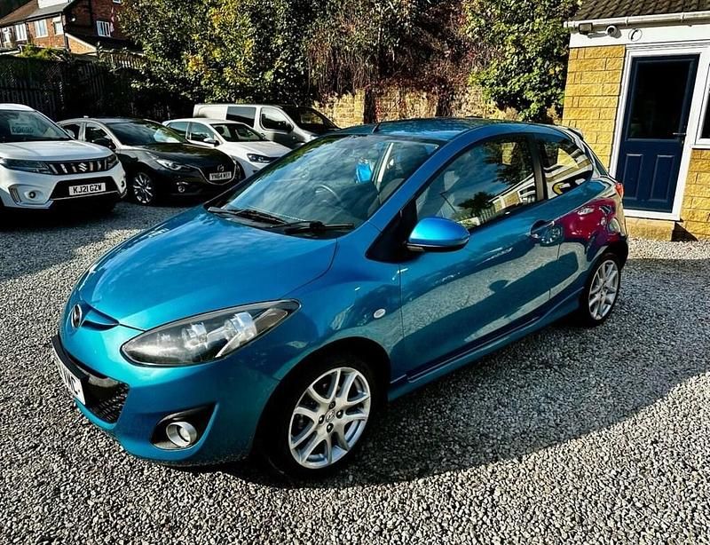 Begagnad Mazda 2 Inclusive 102 HK (75 kW) 2011 Blå Halvkombi
