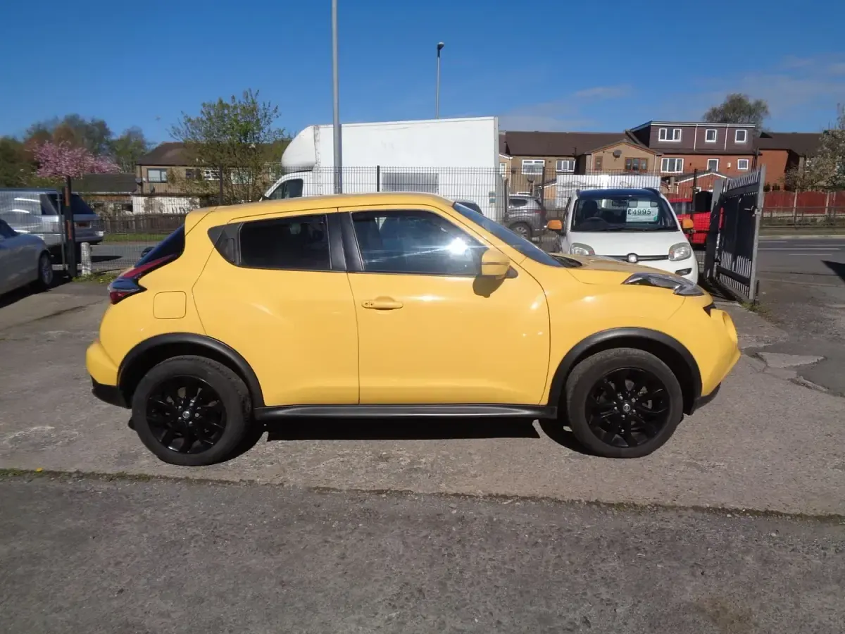 Używany Nissan Juke Tekna 110 KM (80 kW) 2015 Żółty SUV