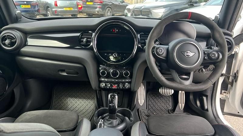 Gebraucht Mini Cooper S Premium Plus 178 PS (130 kW) 2023 Weiß Kleinwagen