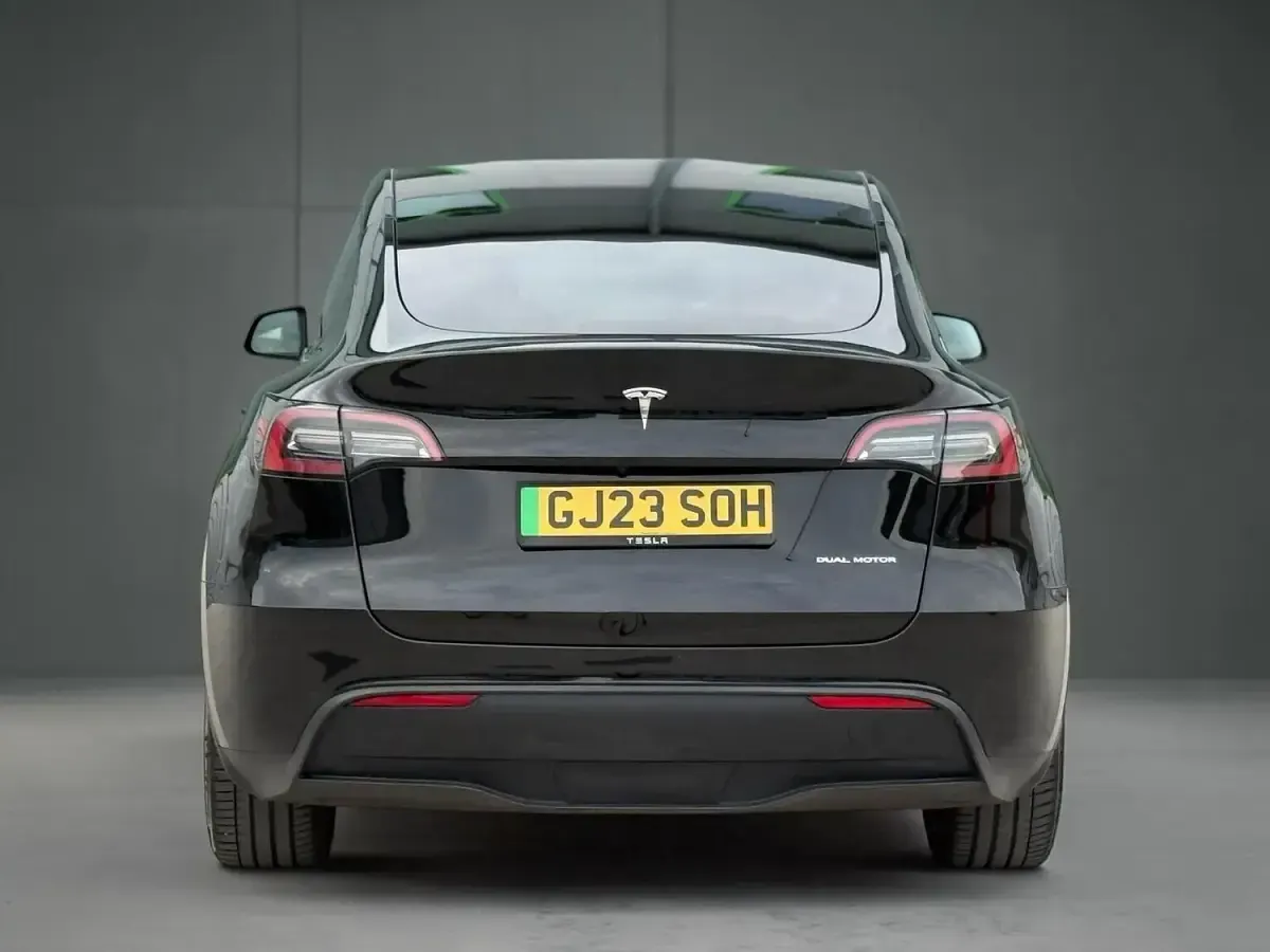 Used Tesla Model Y Long Range AWD 85 kW (116 HP) 2023 Black SUV