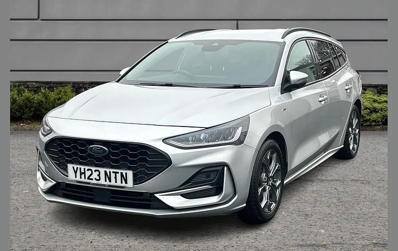 Used Ford Focus ST-Line 123 HP (90 kW) 2023 Silver Estate