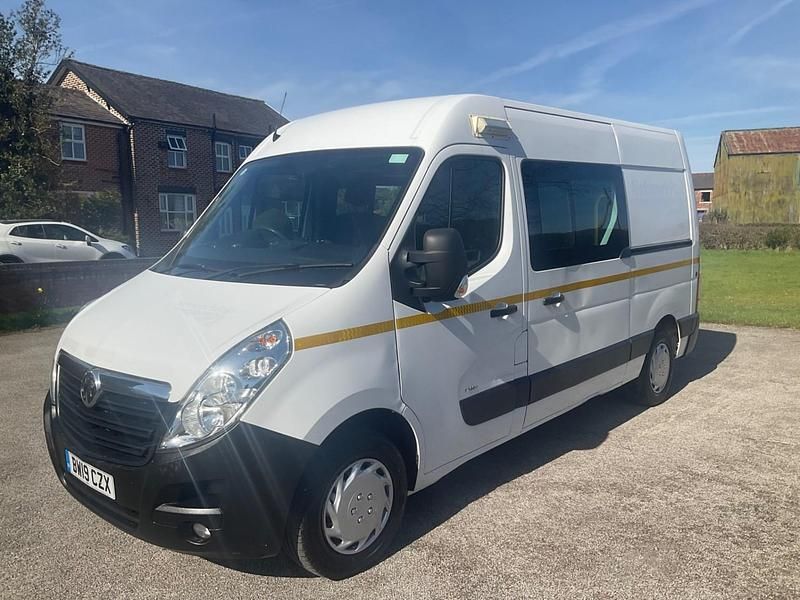 Second-hand Vauxhall Movano 130 CP (95 kW) 2019 Alb Monovolum