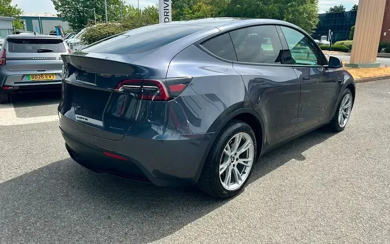 Used Tesla Model Y Long Range AWD 286 kW (389 HP) 2025 SUV