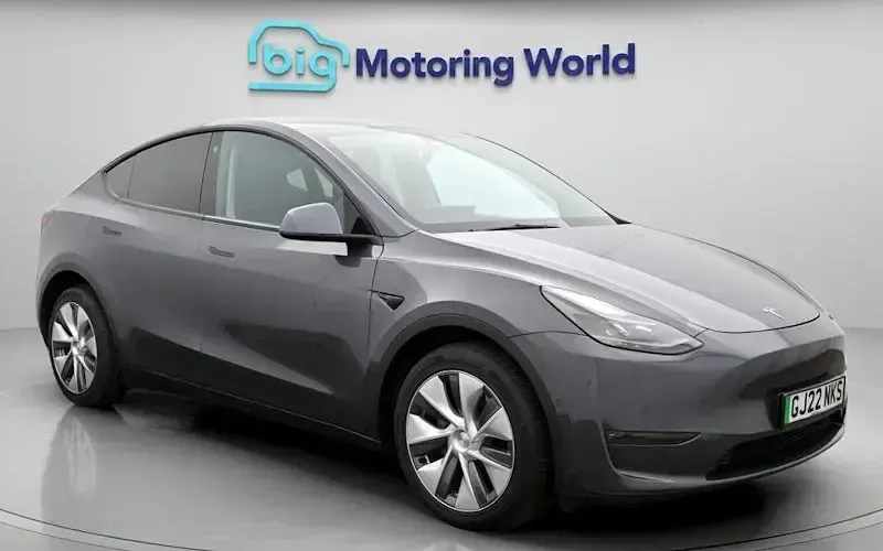 Begagnad Tesla Model Y Long Range AWD 286 kW (389 HK) 2025 SUV