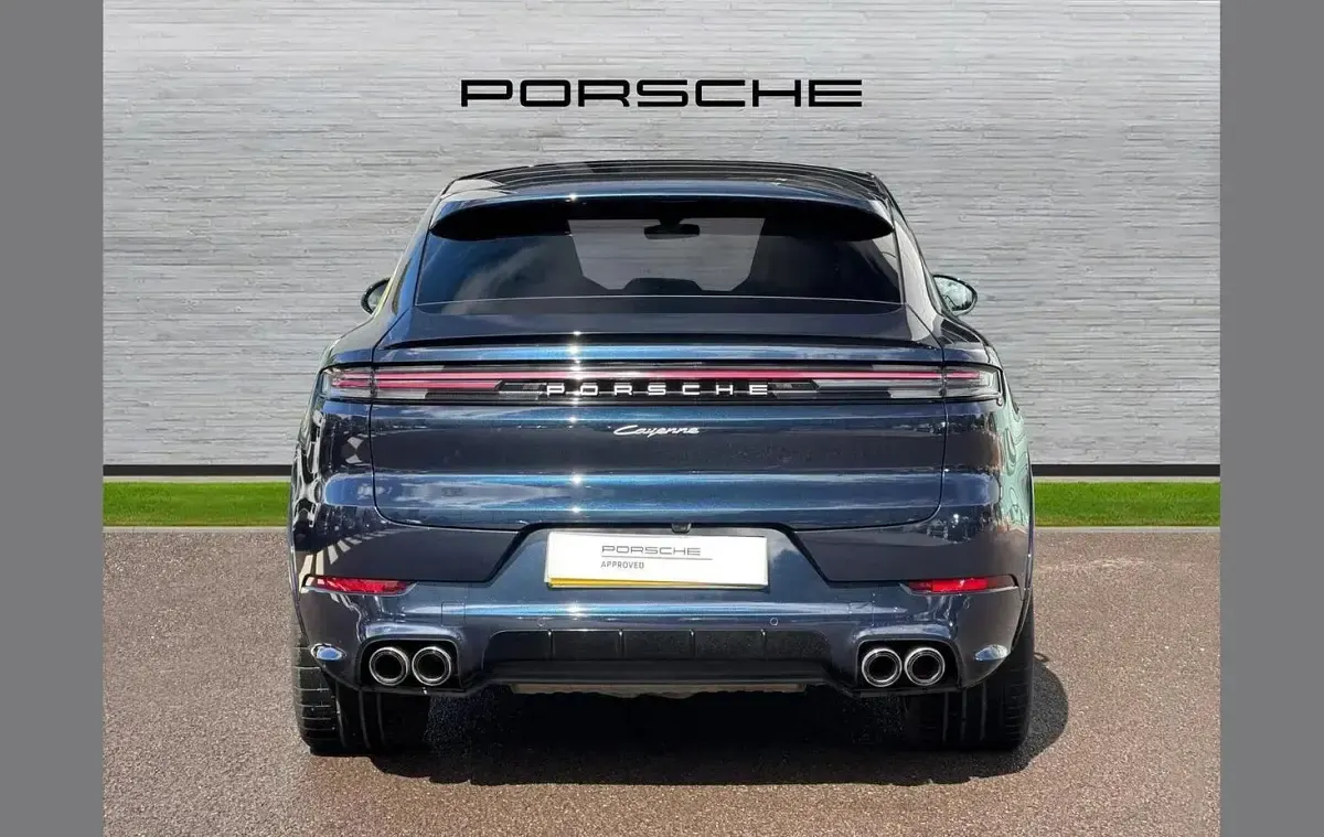 Used Porsche Cayenne 470 HP (345 kW) 2024 Blue SUV